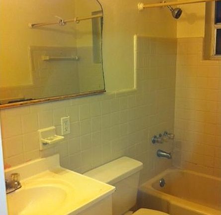 5th image of 16041 NE 19th Ct APT 1