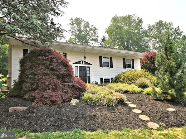 1625 Diamond St, Sellersville, PA 18960