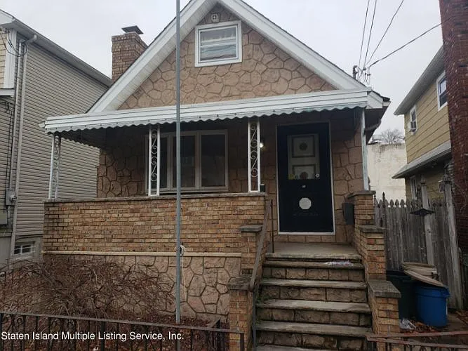21 Sweetwater Ave photo 1