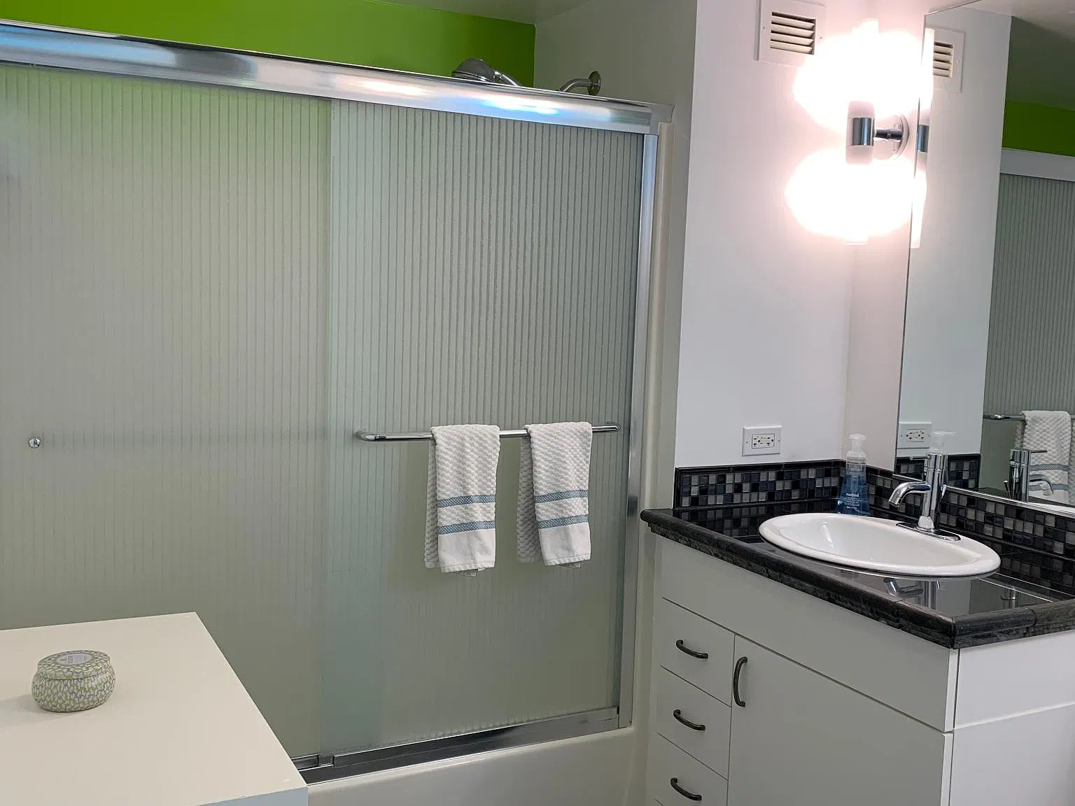 2 bed, 822 sqft, $3,395 — Photo 3