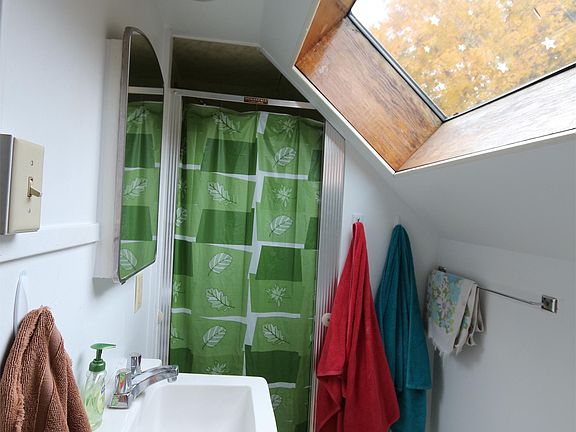4th image of 11 West St APT 4