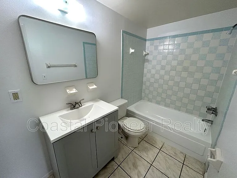 8819 W Robson St — Photo 14