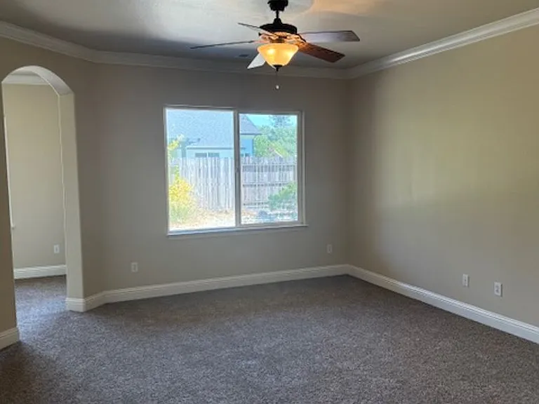 1390 Empress Ln — Photo 16