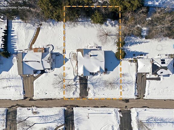 5th image of 6 Mountain Ash Avenue