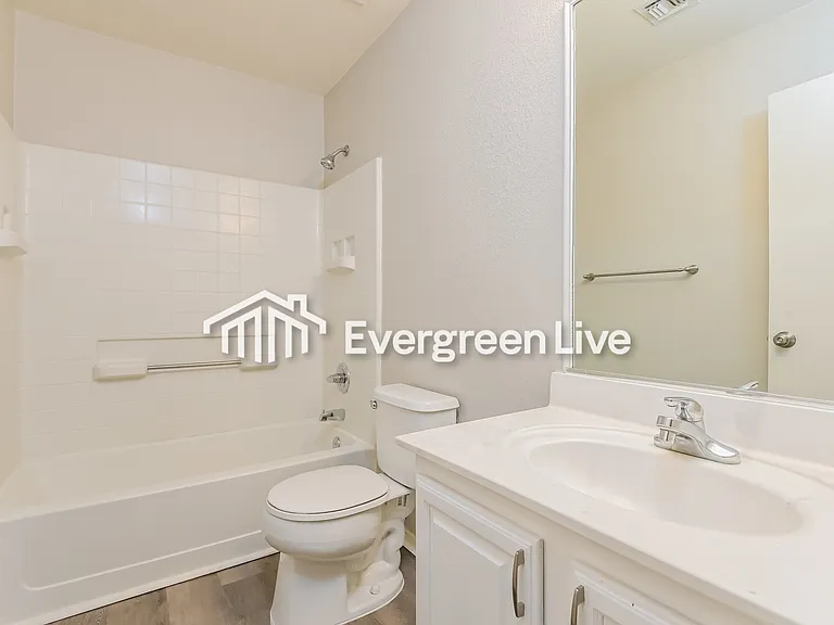 1581 E Balaton Pl — Photo 15