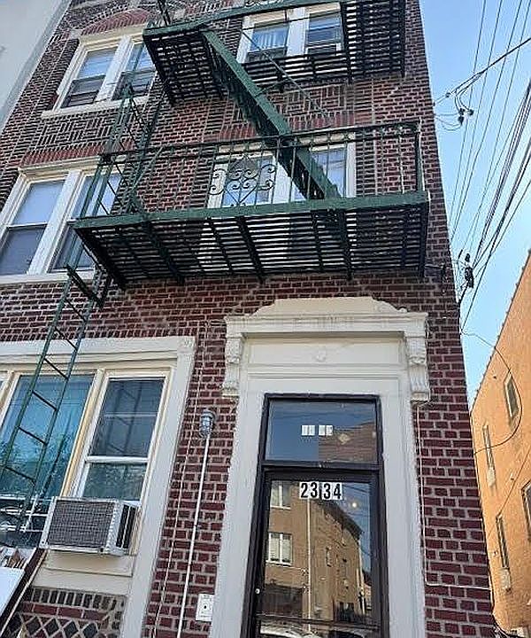 1st image of 2334 82nd St