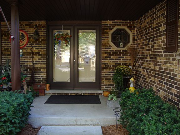 2nd image of 140 Cambridge Ct