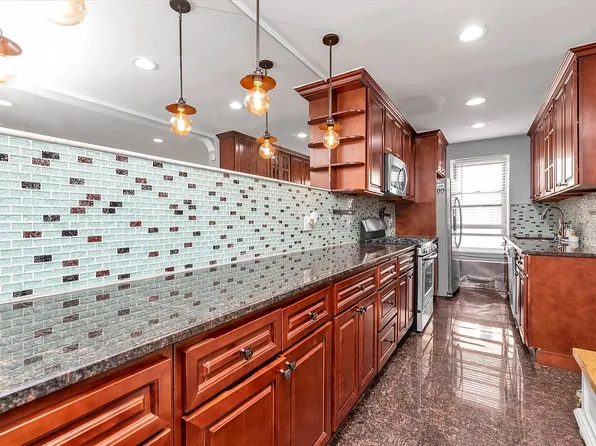 63-61 99th St APT A6, Rego Park, NY 11374