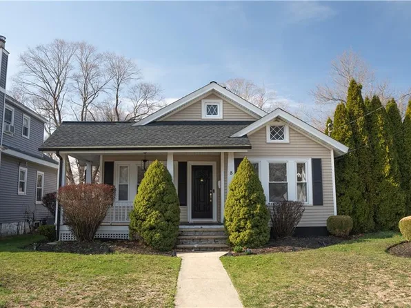 3 Nelson St, North Providence, RI 02911