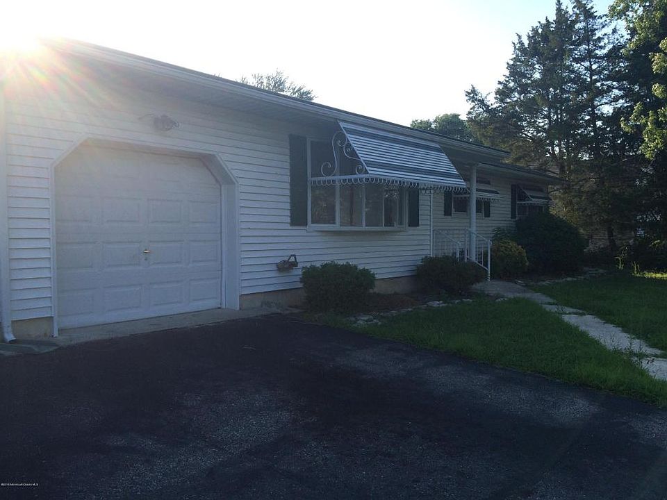 1st image of 554 Hollywood Ave