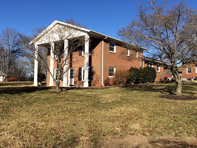 2nd image of 461 Shamrock Dr