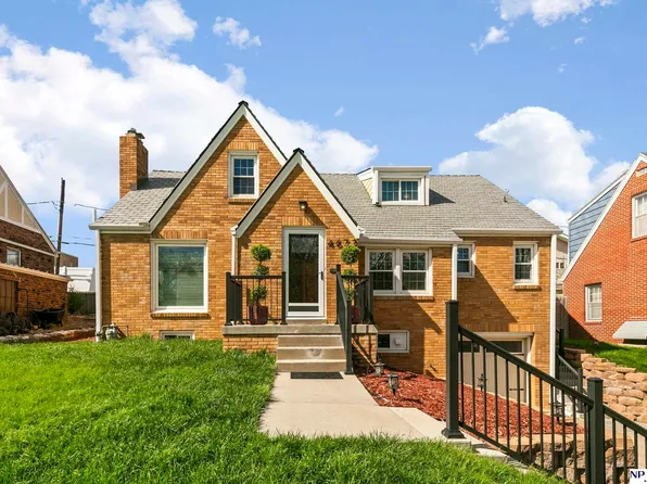 4672 Pine St, Omaha, NE 68106