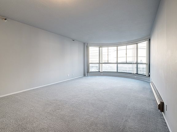 5th image of 300 3rd St APT 520