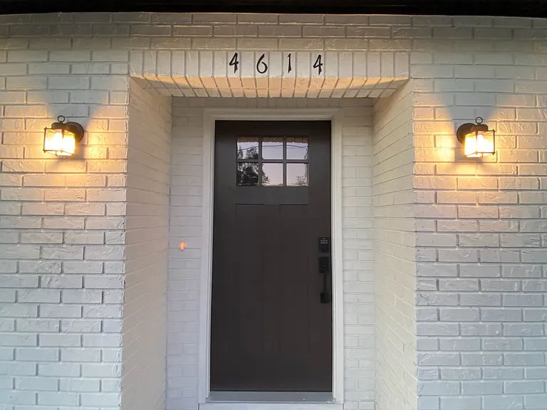 4614 E Seneca Ave — Photo 4