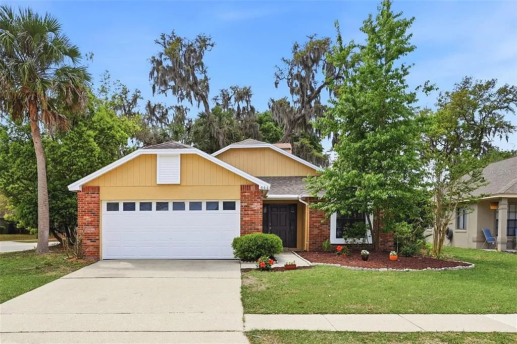 3 bed, 2.0 bath, 1554 sqft, $2,450 — Photo 1