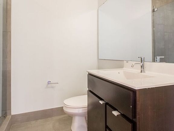 4th image of 1405 Clay St APT 1
