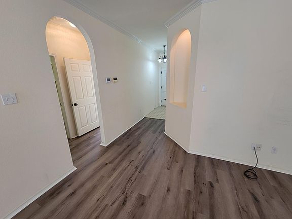 5th image of 1807 Estates Dr