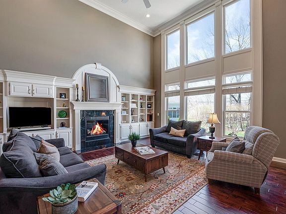 2nd image of 5353 Lynbrook Ln