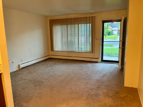 4535 Cadieux Rd, Detroit, MI