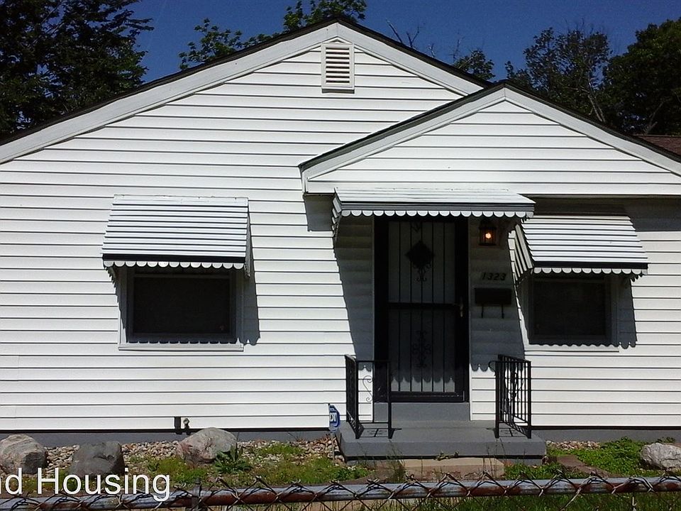 2nd image of 1323 Kingsland Ave