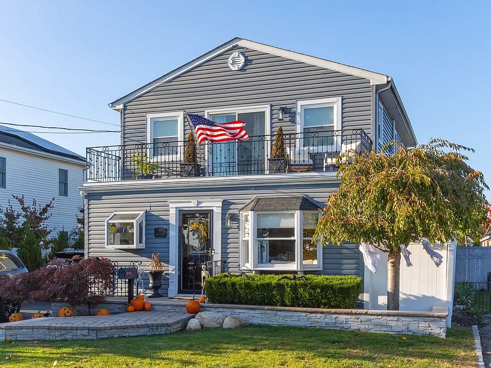 1st image of 11 Green Avenue