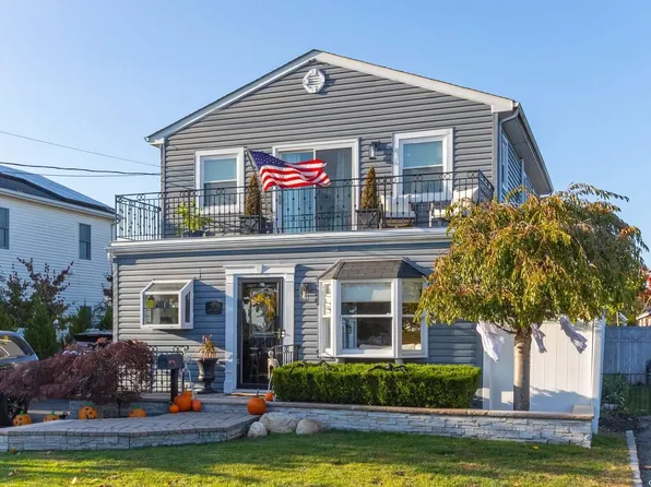 11 Green Avenue, Babylon, NY 11702