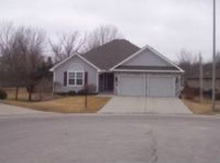 1227 Wildwood St, Leavenworth, KS 66048