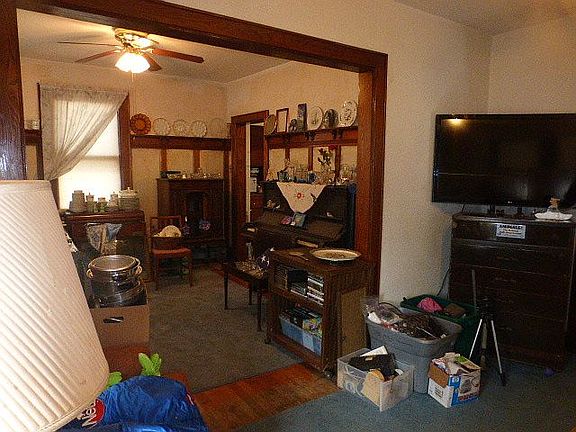 4th image of 33 Rainbow Ave