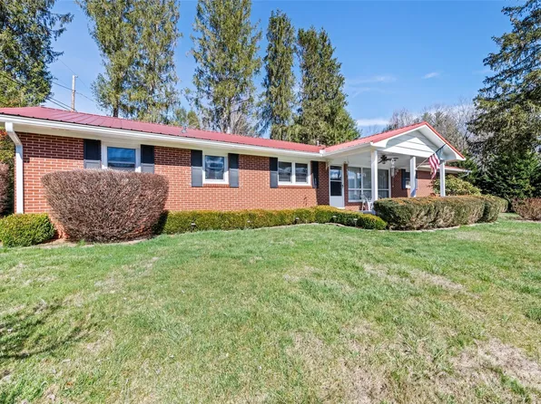 234 Bramlett Dr, Waynesville, NC 28785