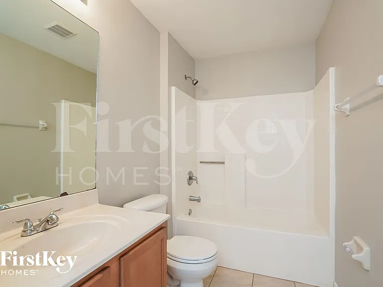 1702 NW 18th St — Photo 13