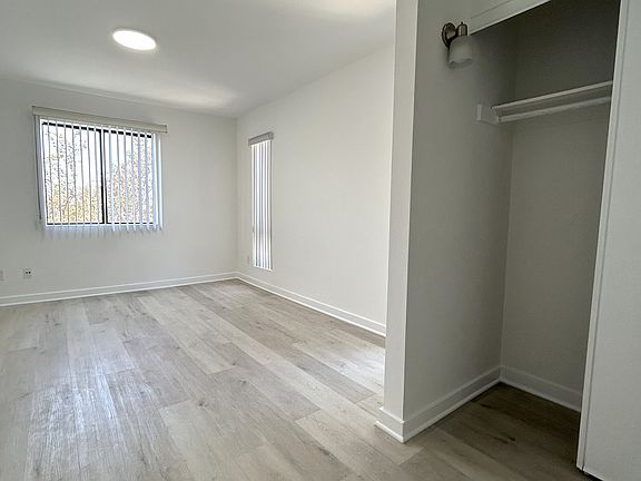 4th image of 465 Oak St APT 202