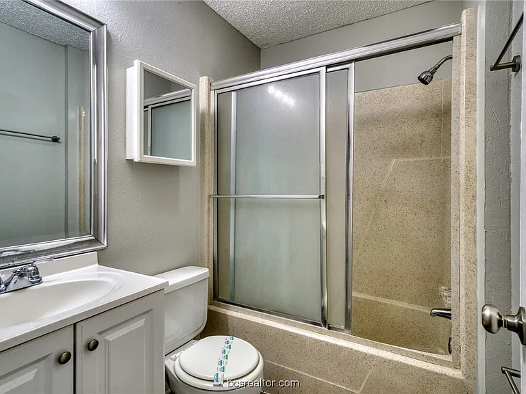717 Wellesley Ct #C — Photo 9