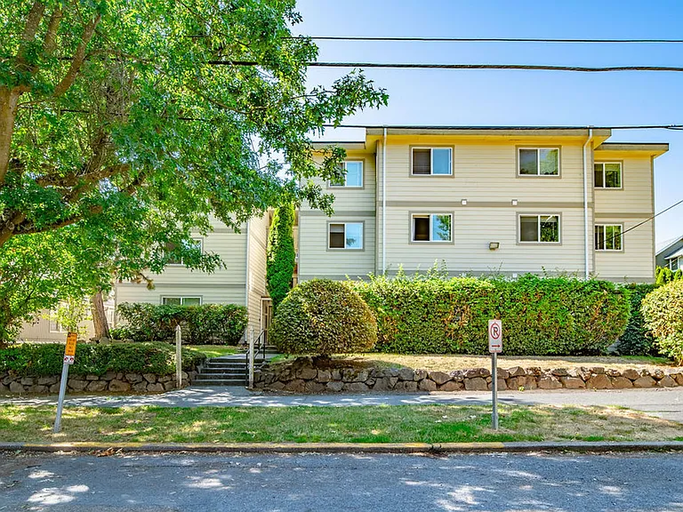 301 Apartments in the heart of Beacon Hill — Photo 6