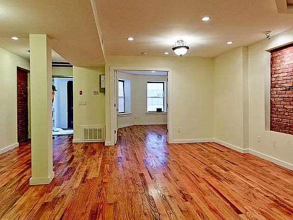 2nd image of 815 Marcy Ave
