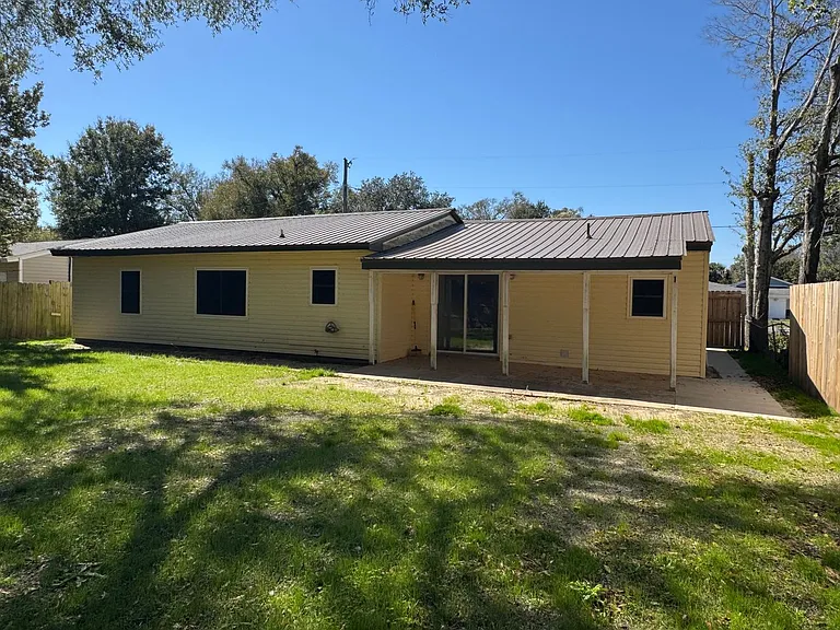 109 Reed Rd — Photo 28