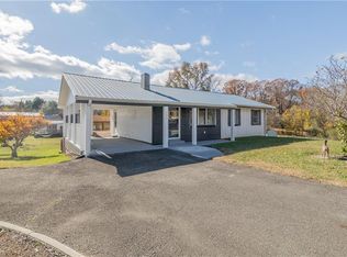 155 Calvary Dr, Mount Airy, NC 27030