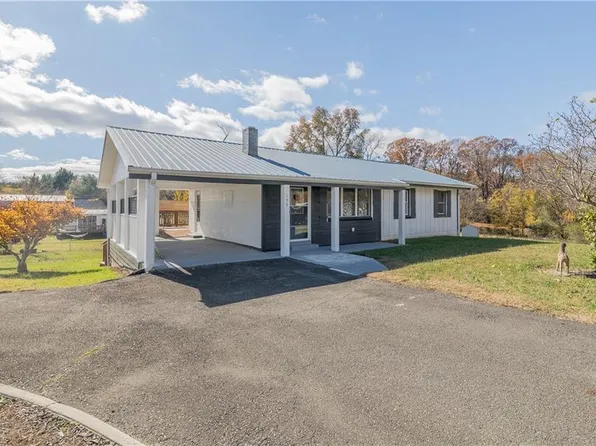 155 Calvary Dr, Mount Airy, NC 27030