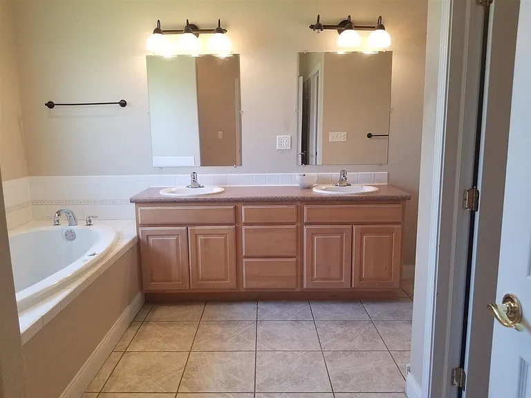 4001 W Philip Ave — Photo 27