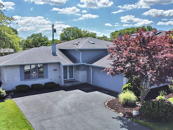 3rd image of 18439 Willow Ln