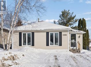 1186 Neptune St #5, Peterborough, ON K9H7M6