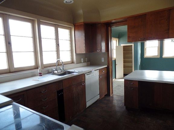 3rd image of 1705 Avenue A