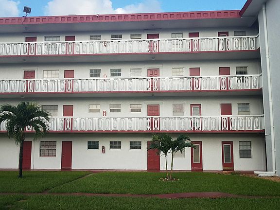 2nd image of 4140 NW 44th Ave APT 201