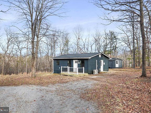 4th image of 244 Hickory Rd