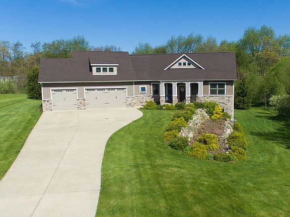 4th image of 4358 Woodview Grv