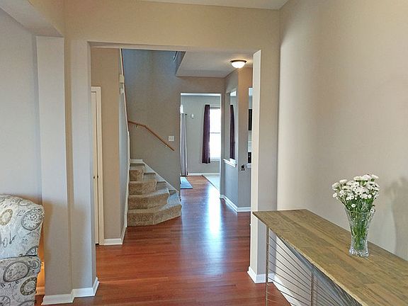 3rd image of 2905 W Bridleway Ct