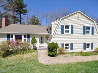 18 Stockade Rd, West Simsbury, CT 06092