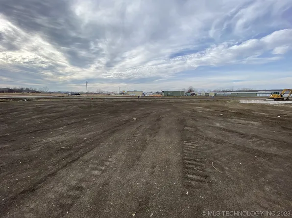 Castle St, Skiatook, OK 74070