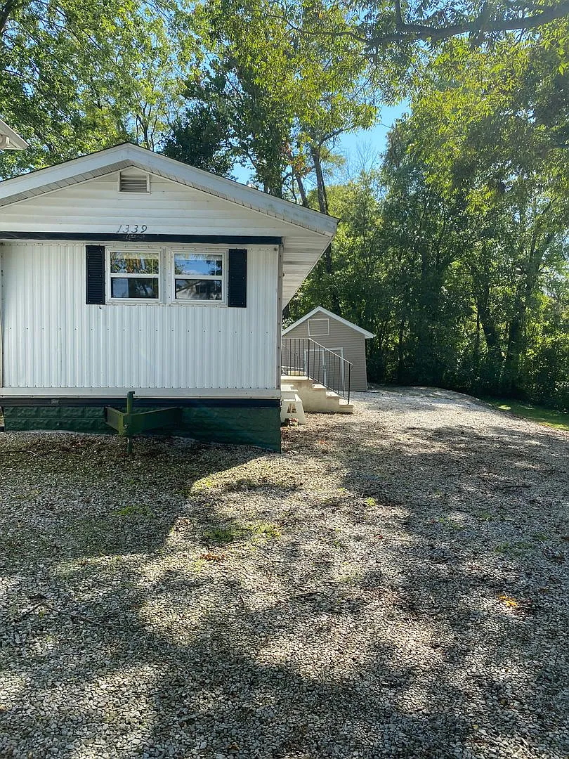 Building Photo - 1339 N County Rd