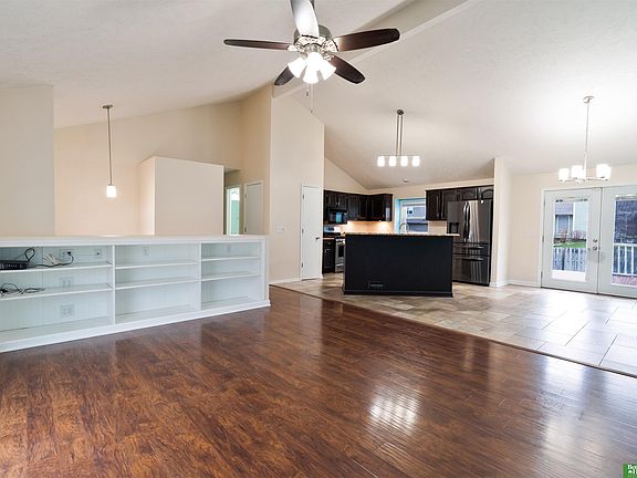 3rd image of 108 Summerset Dr