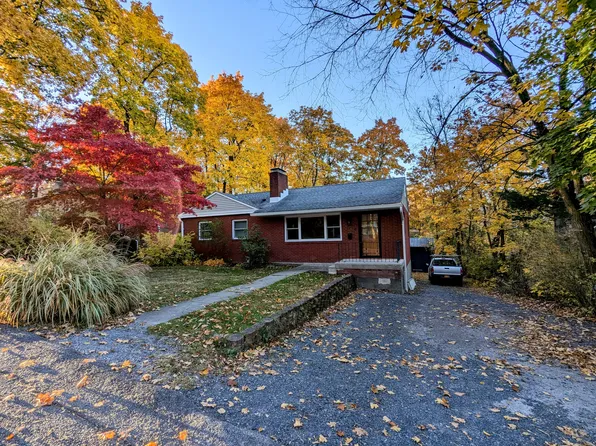 4 Lookout Ave, New Paltz, NY 12561
